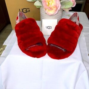 Beautiful Ugg Fluff Yeah, a slipper and sandal into one adorable statement shoe.